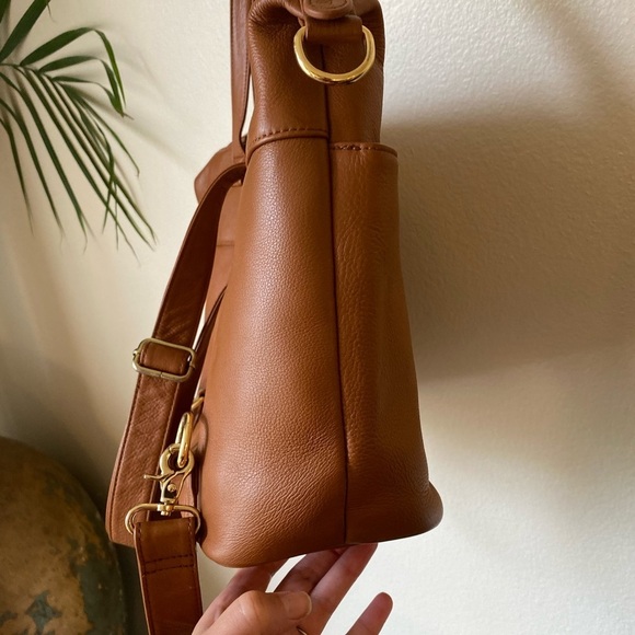 Lily Jade Women’s Madeline Convertible Leather Pebble Diaper Bag Backpack - Picture 12 of 16